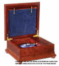 Crosley_CR-182-A_Antique_Music_Box_web.jpg (38429 bytes)