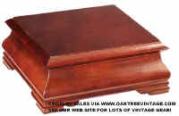 Crosley_CR-184_Antique_Music_Box_Closed_web.jpg (25145 bytes)