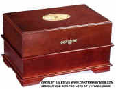 Crosley_CR-212_Antique_Music_Box_Closed_web.jpg (38754 bytes)