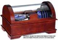 Crosley_CR-216_Antique_Music_Box_Closed_web.jpg (48572 bytes)