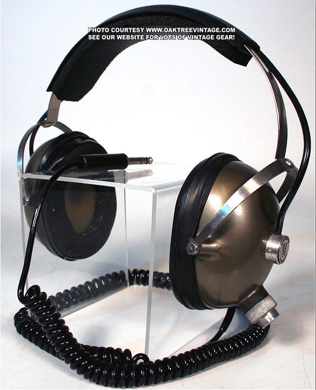 Koss_Pro-4A_Stereo_Headphones_Web.jpg