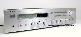 Yamaha_R-700_Stereo_Receiver_web-b.jpg