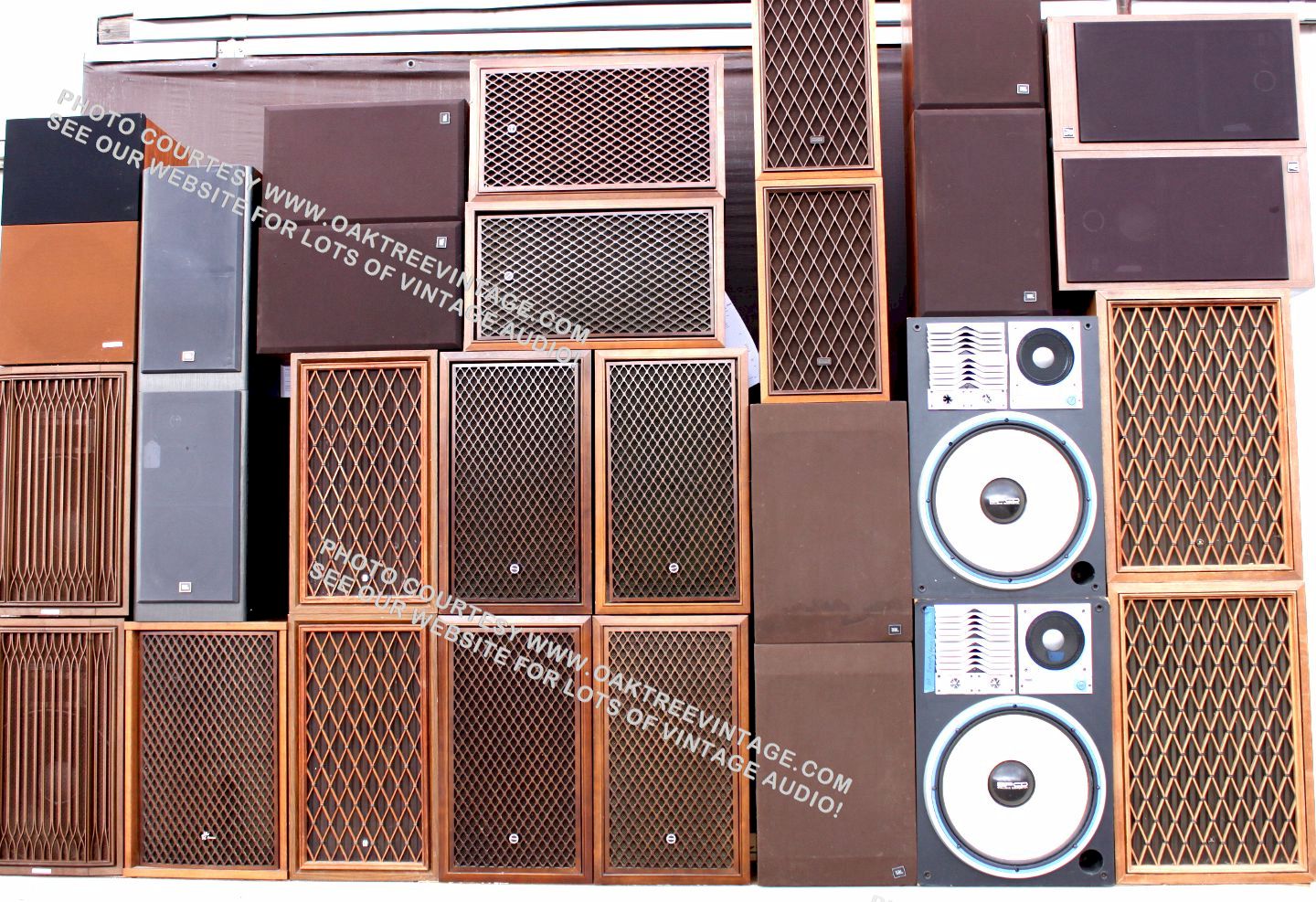 Classic Vintage Home Audio Stereo Speakers Loudspeakers