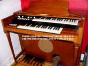Hammond_M3_Organ_Main_web.jpg (38149 bytes)