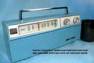 Aiwa_Packard-Bell_AR-351_Blue_Gilligans_Island_Style_Radio_web.jpg (51039 bytes)