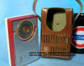 GE_P1730B_Transistor_Radio_Red-White_web.jpg (61763 bytes)