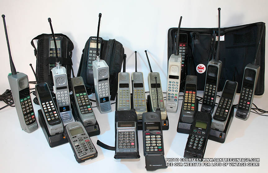 Brick_cell-phones_Flip_Vintage_Cellphone_bag-phones_Group_collection_photo