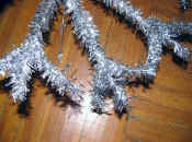 5_Foot_Aluminum_Christmas_Tree_Tri-Branch.jpg (56372 bytes)